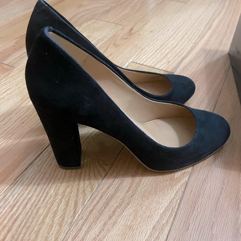 J crew Olive Suede pumps black size 7